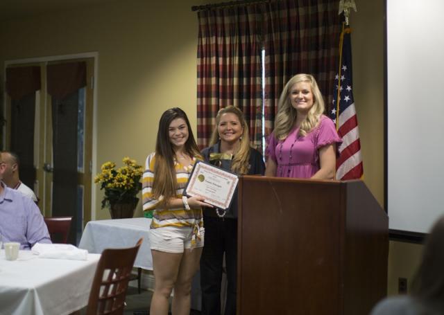 Student receives award at Summer Bridge Banquet